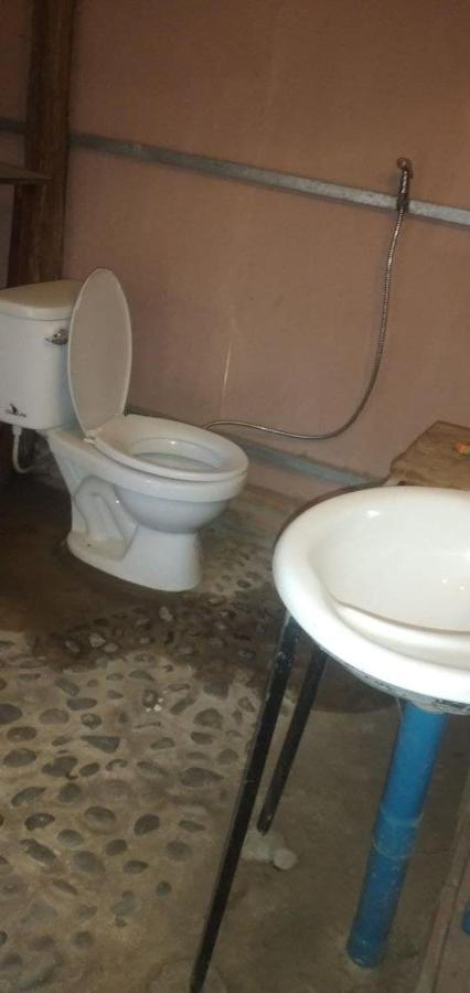 About Sarin Homestay Battambang Eksteriør bilde