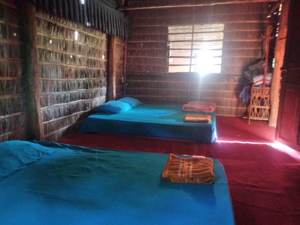 About Sarin Homestay Battambang Eksteriør bilde
