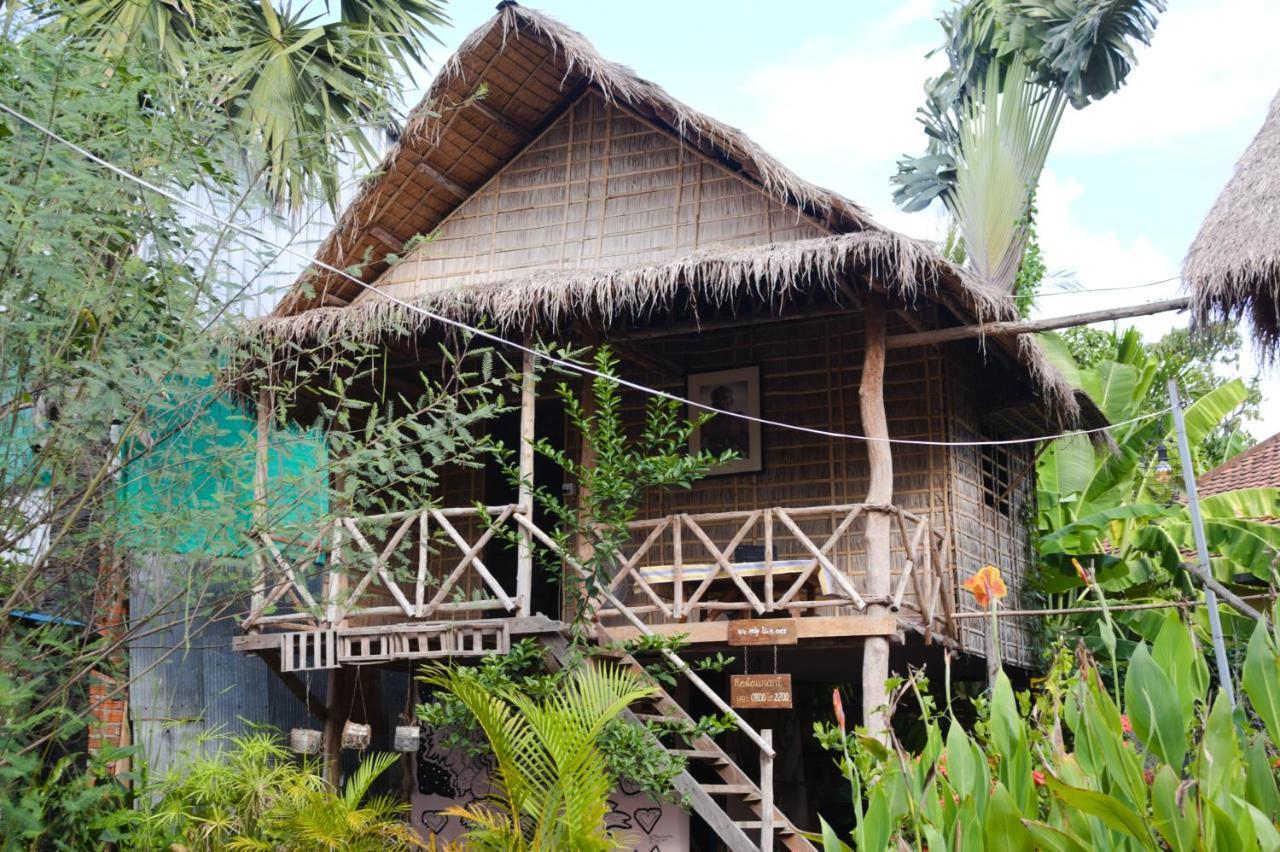 About Sarin Homestay Battambang Eksteriør bilde