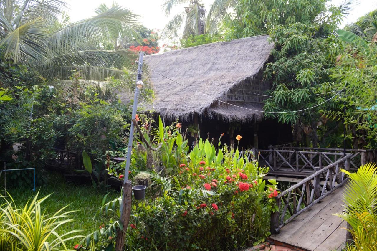 About Sarin Homestay Battambang Eksteriør bilde